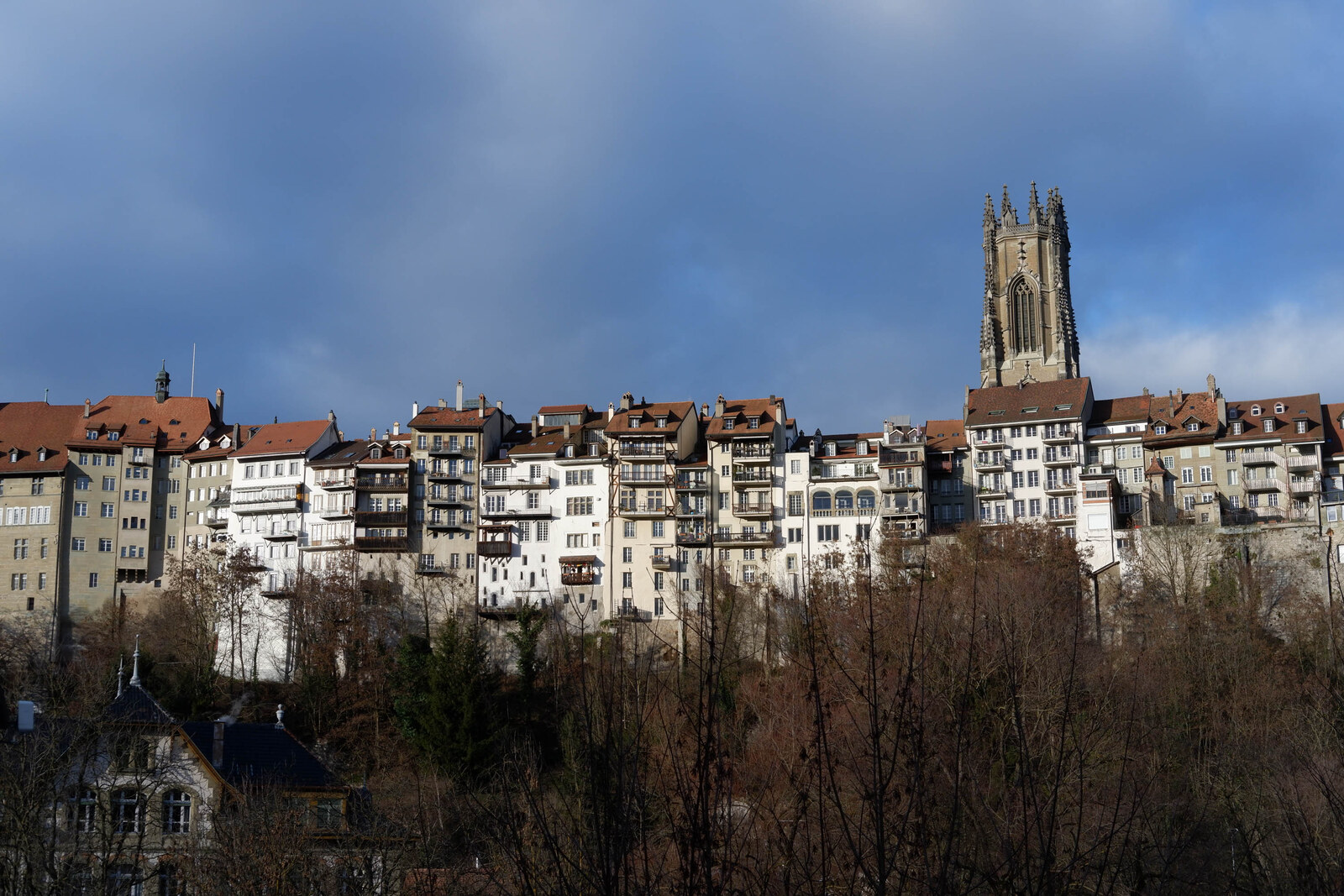 Fribourg - Abces dentaire : urgence, symptomes et traitement